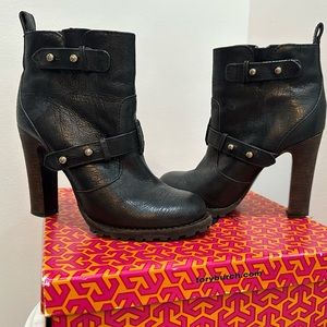 TORY BURCH LANDERS BLACK LEATHER MOTO BOOTIE SZ 7.5